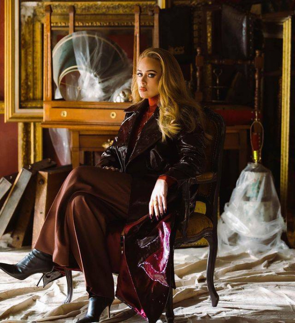 "Easy on me" video: Adele is perfect in Lanvin!