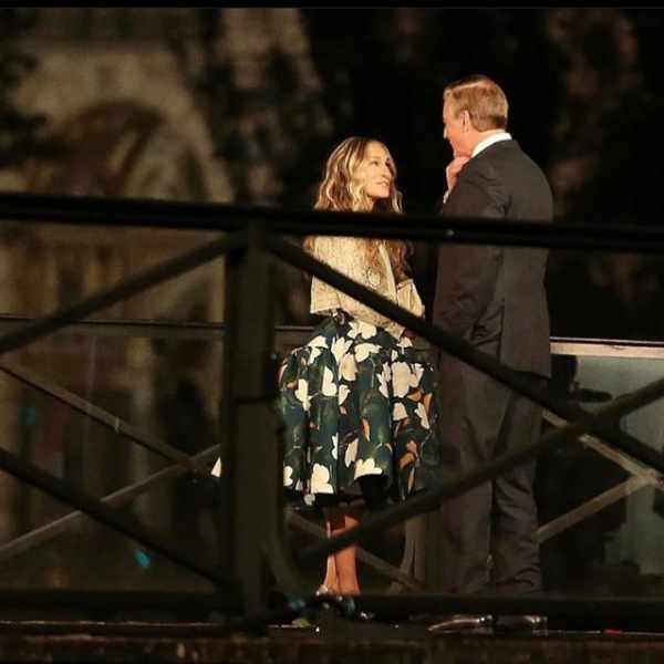 Carrie and Big are in my Paris!