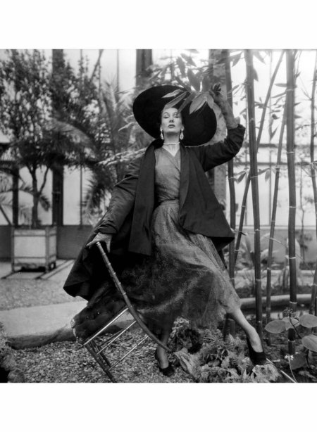 barbara goalen photo henry clarke cristobal balenciaga 1895 1972 robe du soir et manteau 1950